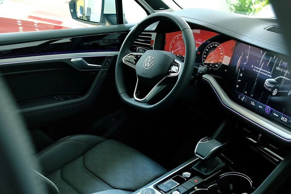 nội thất đa phương tiện volkswagen touareg